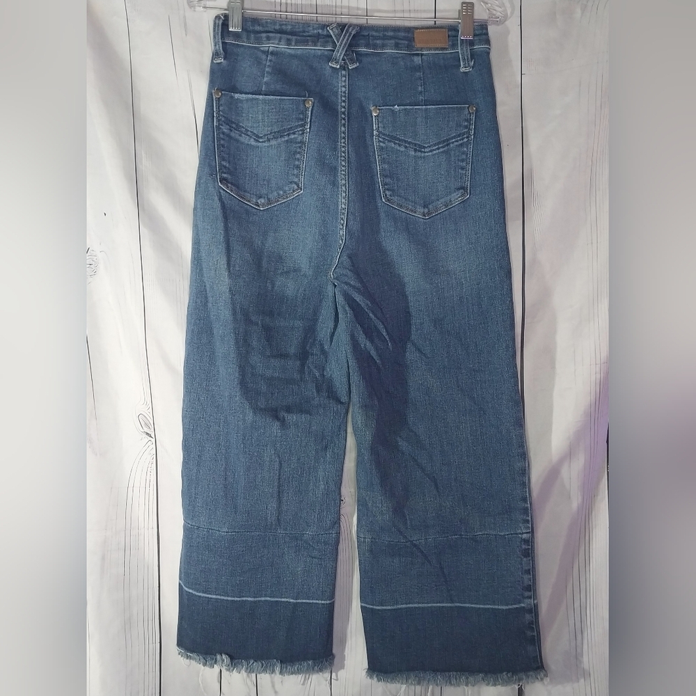 Judy Blue Dark Denim Wide Leg Cropped Raw Hem Jeans - Picture 2 of 8